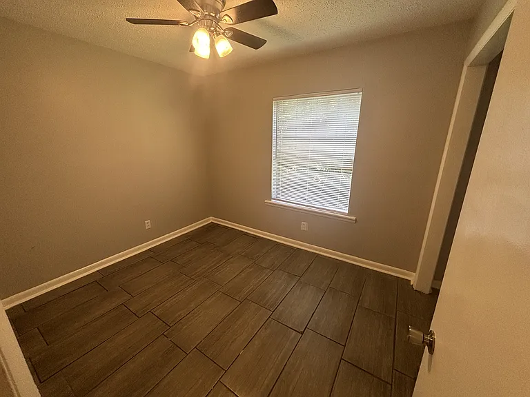 3422 Glen Park Cir NW #B — Photo 7