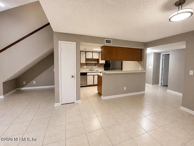 5553 Greatpine Ln S — Photo 8