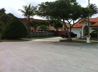 15860 SW 137th Pl, Miami, FL 33177