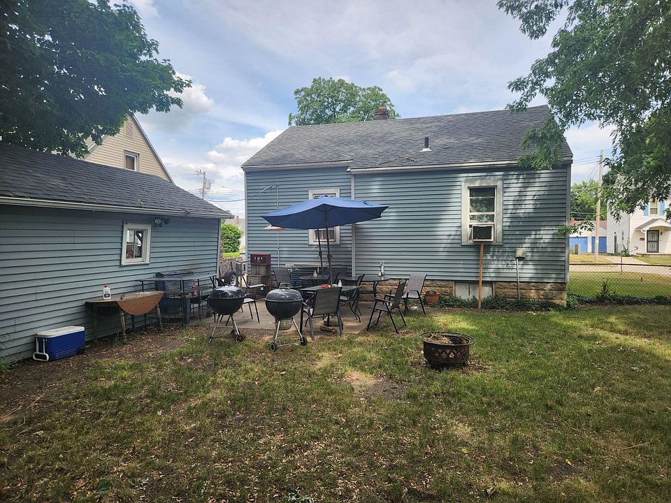 2nd image of 1860 Fayette Ave