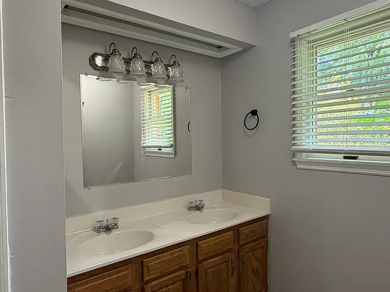 175 Highland Cir — Photo 23
