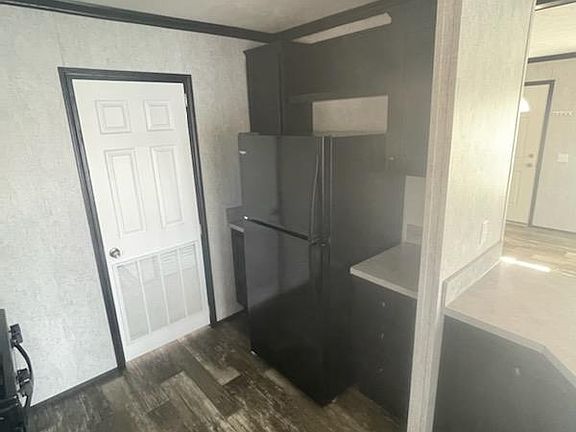 Exterior Image-3-EAGLE RIVER 20 Oakwood Lake Village