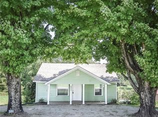 5075 Baux Mountain Rd, Winston Salem, NC 27105