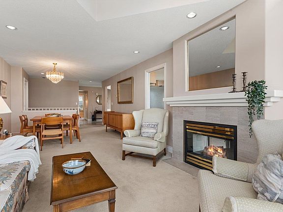 2nd image of 3354 Horn St #11