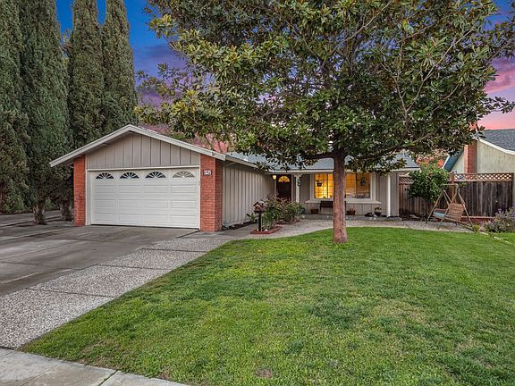 3rd image of 387 Grandpark Cir