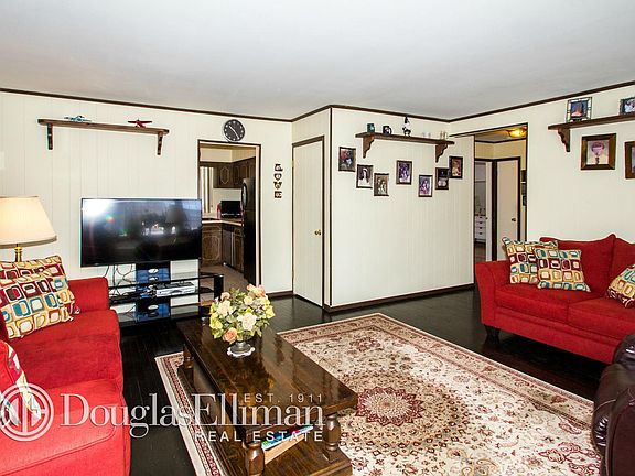 3rd image of 170 Marilynn St