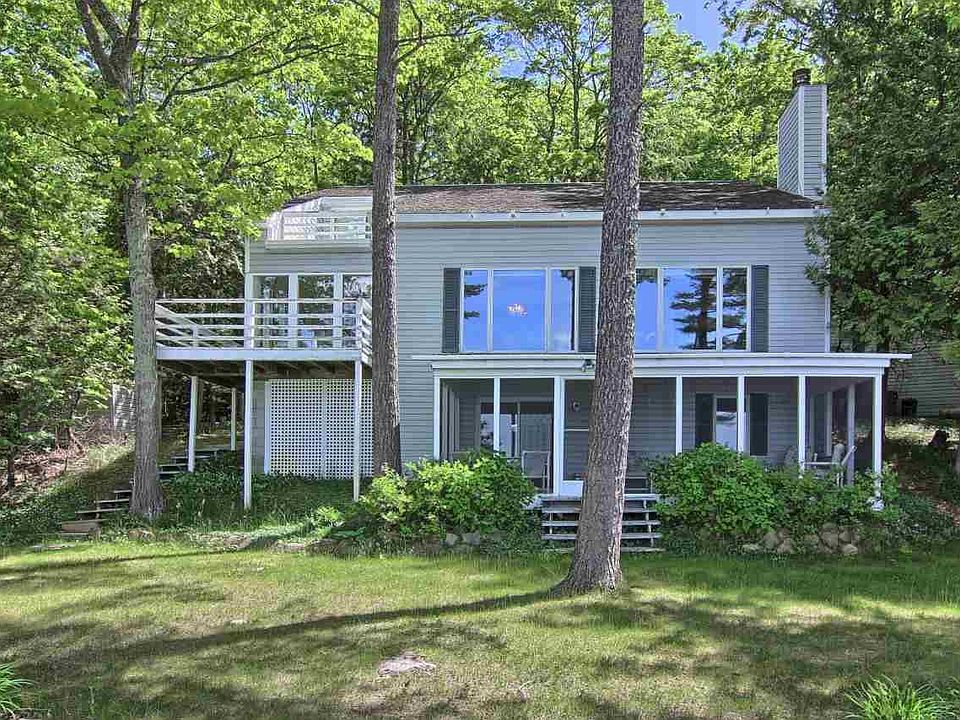 4076 N Omena Point Rd, Omena, MI 49674 Zillow