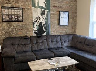 850 W Fletcher St #1REAR, Chicago, IL 60657