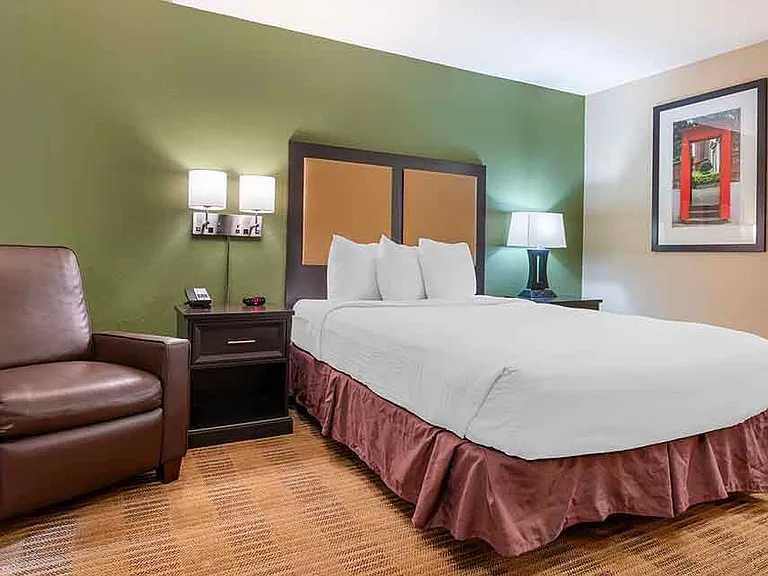 Studio Suite - 1 Queen Bed