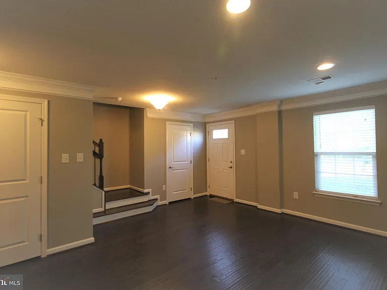228 Compass Dr — Photo 4