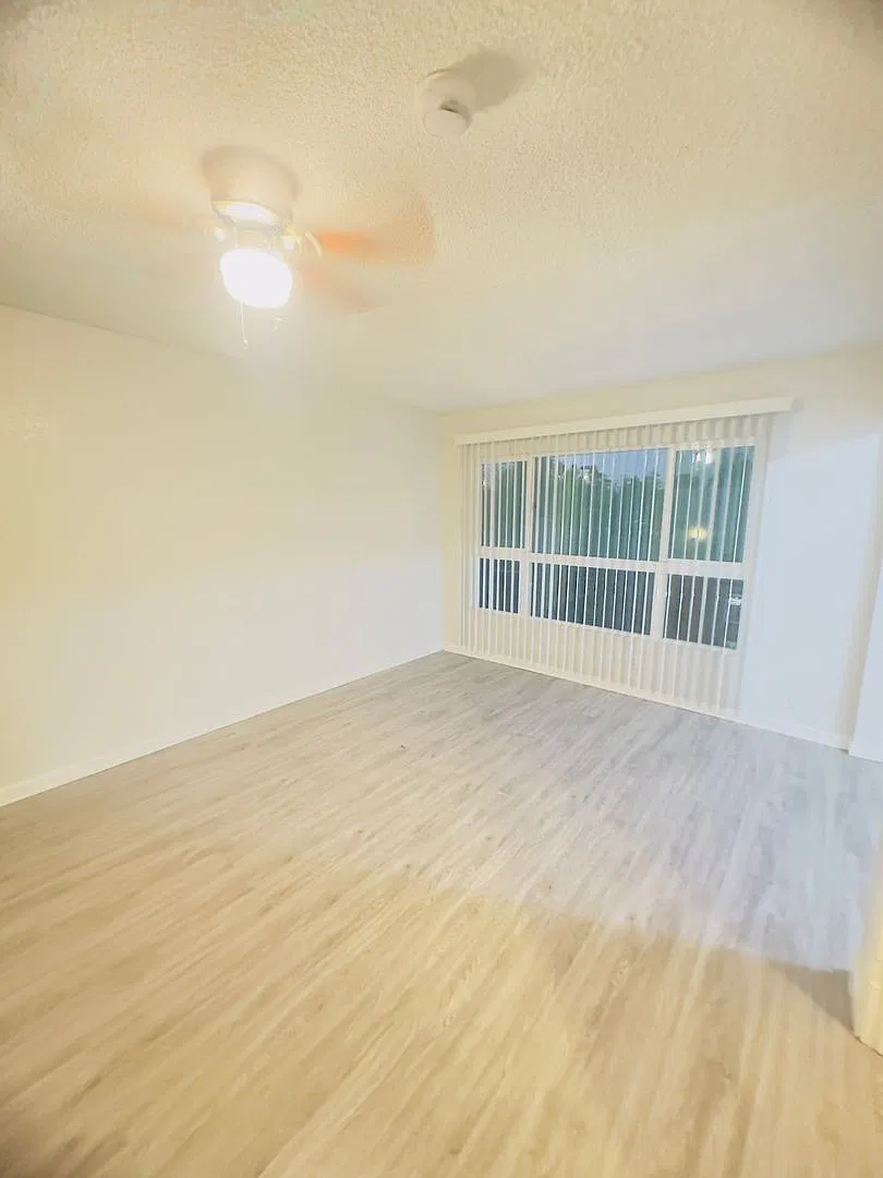 3 bed, 2.0 bath, $2,646 — Photo 4