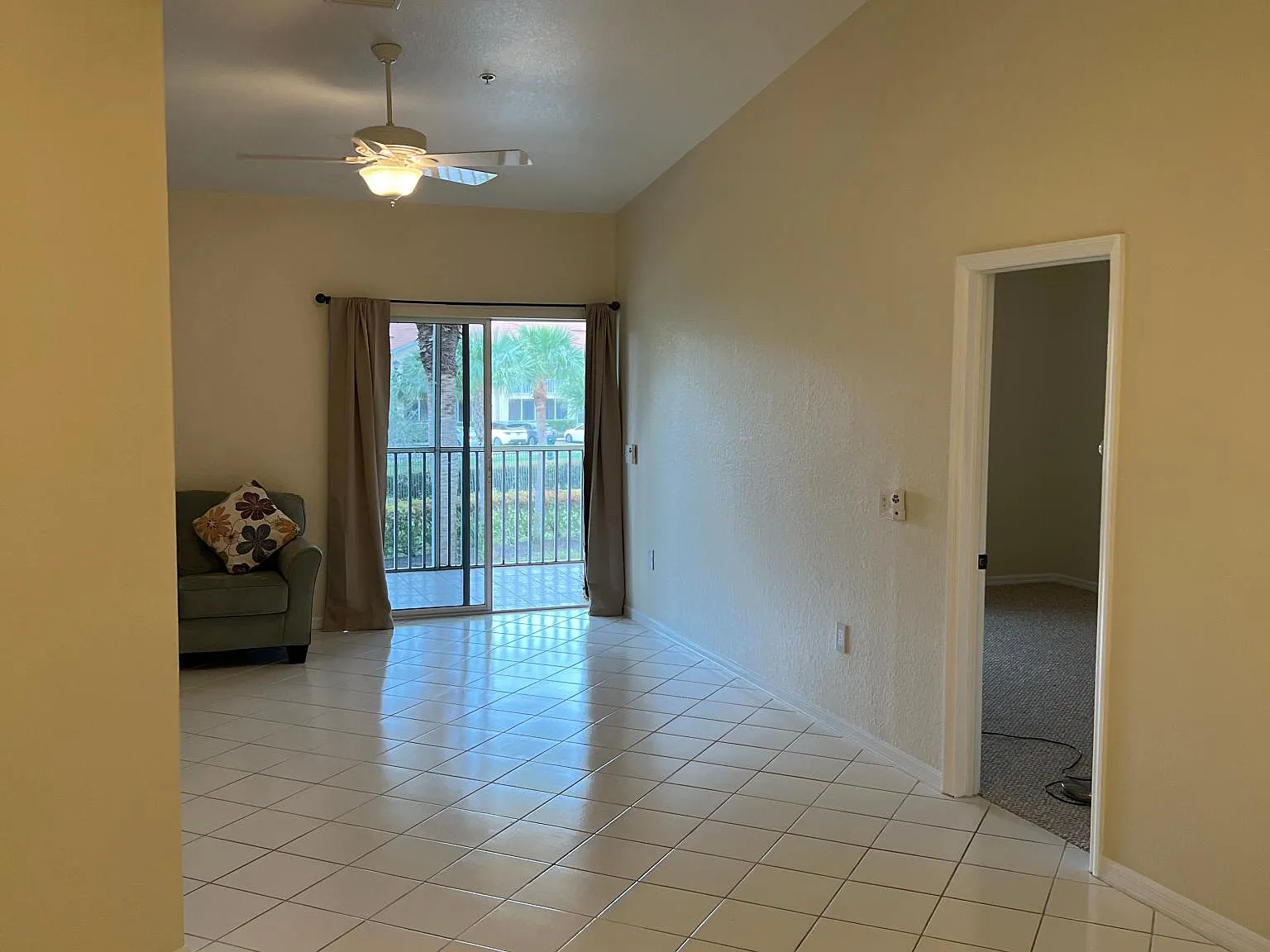 2 bed, 1080 sqft, $1,600 — Photo 3