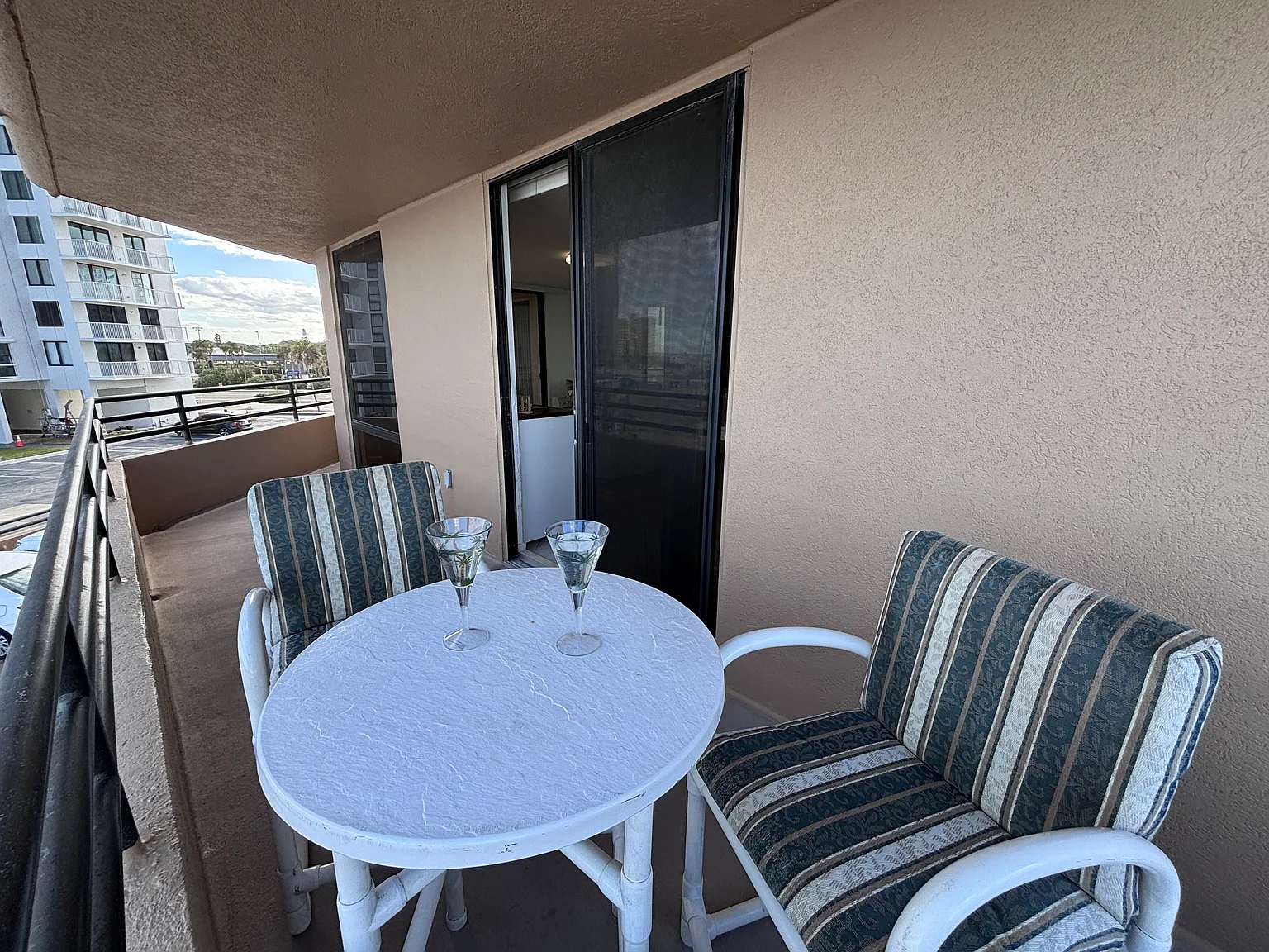 2 bed, 1361 sqft, $3,800 — Photo 3