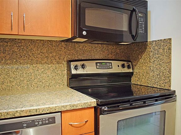 5th image of 669 W Oakland Park Blvd APT 109B