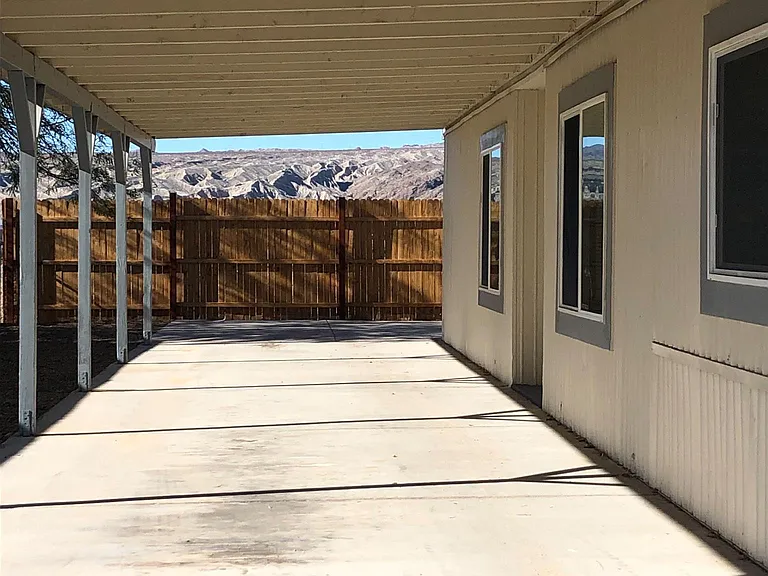 1725 Bluebonnet Blvd — Photo 2