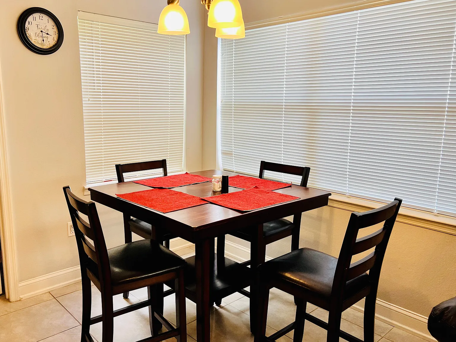 2 bed, 2.0 bath, 2000 sqft, $1,800 — Photo 4