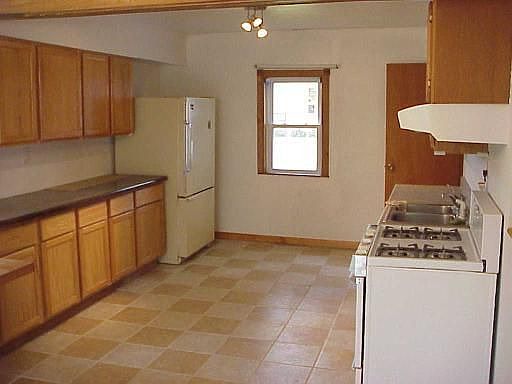 2nd image of 21530 Cynthia Ave