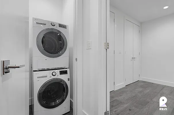 Rented by REZI | media 7