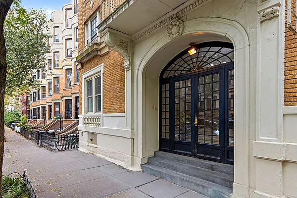 Rented by Corcoran | media 6