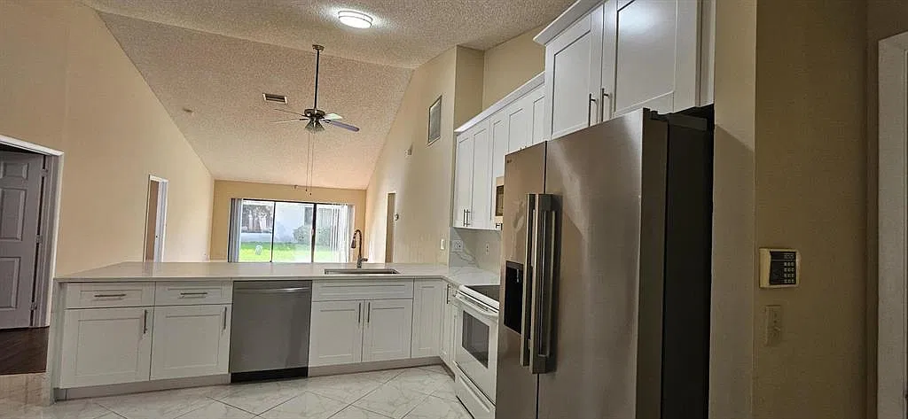 3 bed, 1492 sqft, $3,000 — Photo 1