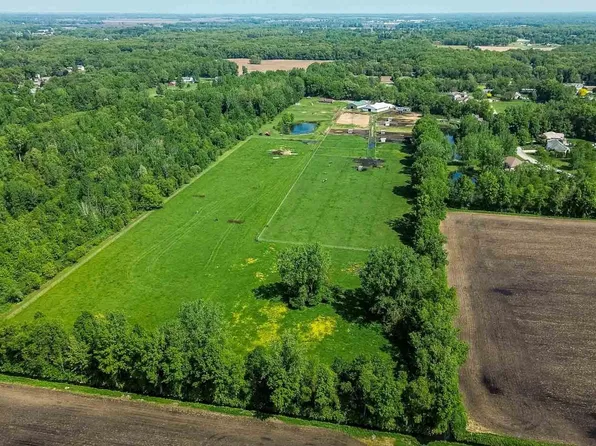 11580 Anderson Rd, Granger, IN 46530