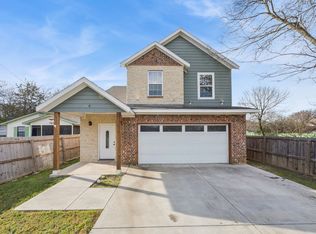 704 E Jefferson St, Waxahachie, TX