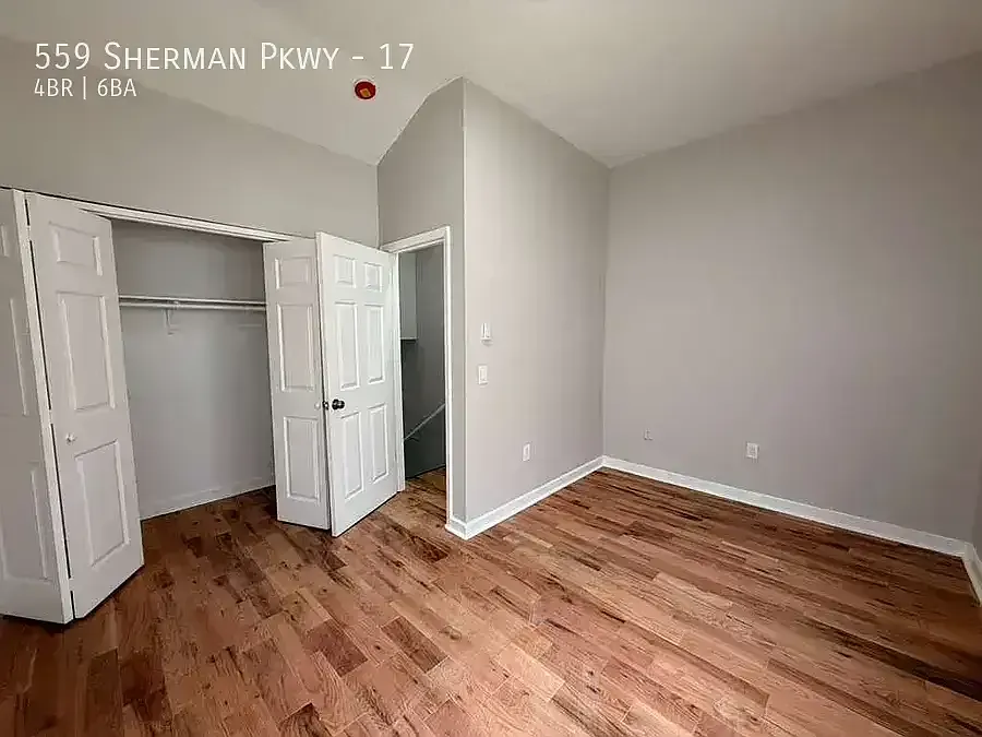 559 Sherman Pkwy APT 17 — Photo 2