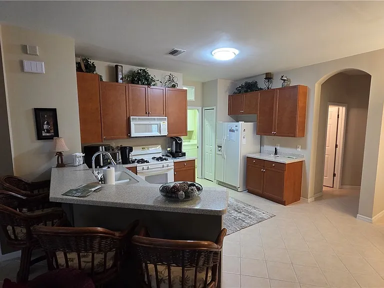9305 Aviano Dr — Photo 8