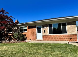 32740 Bunert Rd, Warren, MI 48088