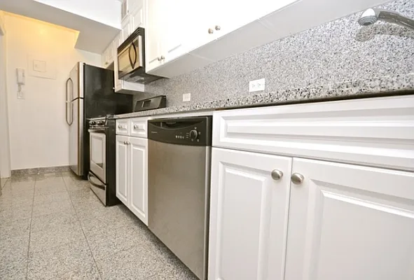 Rented by Citi Habitats | media 6