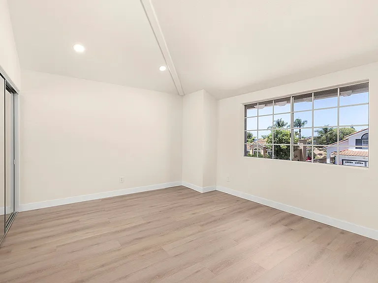 12295 Picrus St — Photo 32