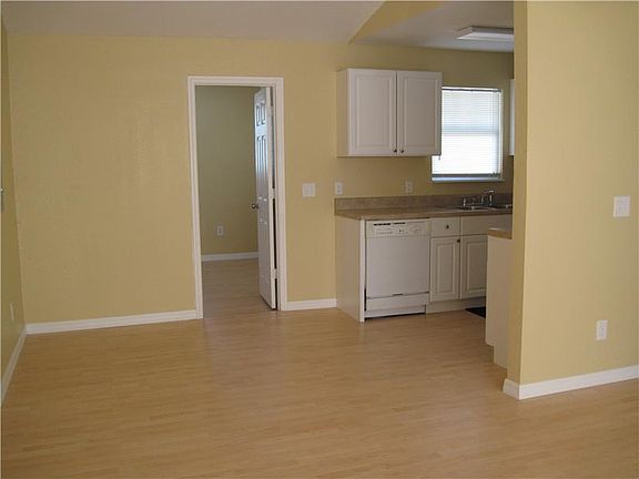 4th image of 785 11th Ct SW
