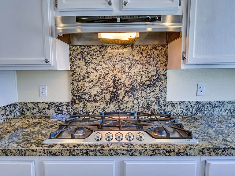 968 E Robindale Rd — Photo 32
