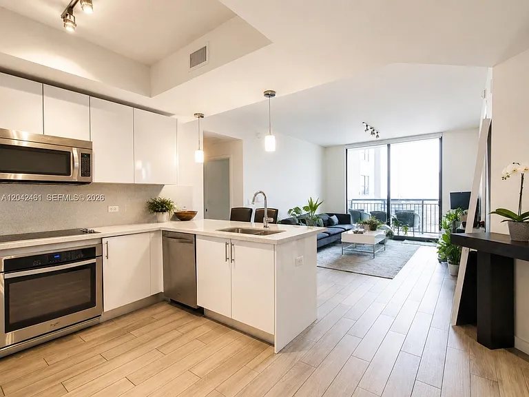 999 SW 1st Ave #2211 — Photo 3