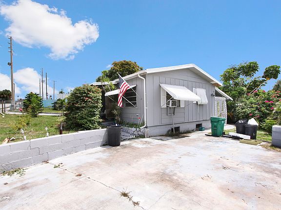 2nd image of 2013 Saint Lucie Blvd