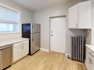 4823 W Addison St APT 1A, Chicago, IL 60641