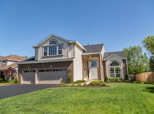 1091 Heavens Gate, Lake In The Hills, IL 60156