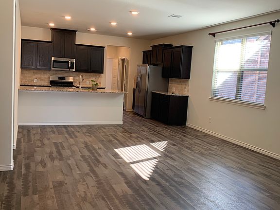 4th image of 2209 Miramar Dr
