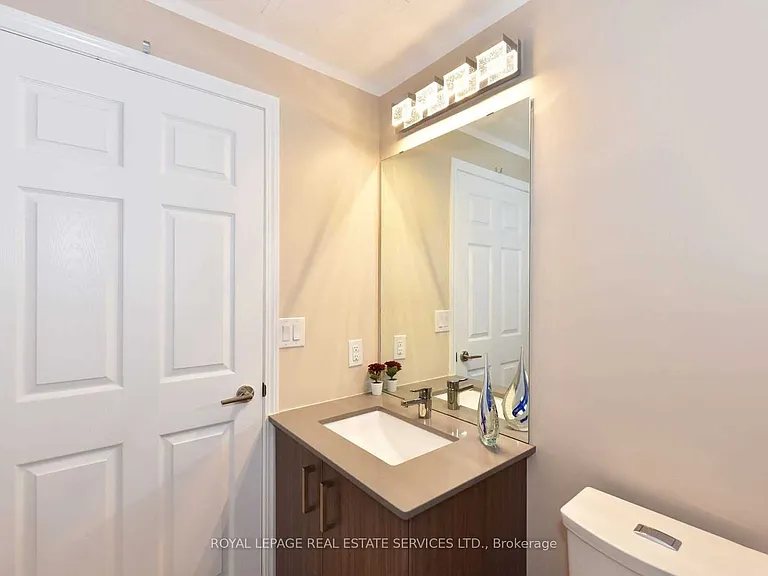 11611 Yonge St #306 — Photo 21