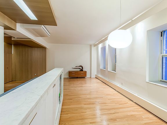 3rd image of 260 W Broadway APT 6E