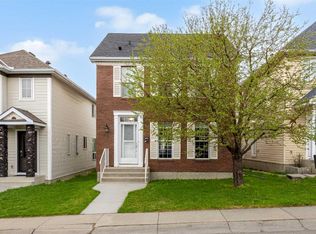 99 N Hidden Cres NW, Calgary, AB T3A5L4