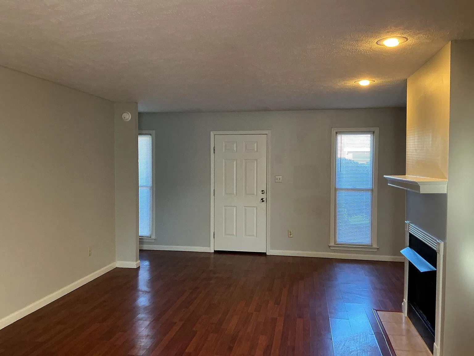 2 bed, 1.5 bath, 1112 sqft, $1,495 — Photo 3