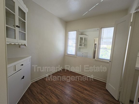 3rd image of 1112.5 N Maryland Ave
