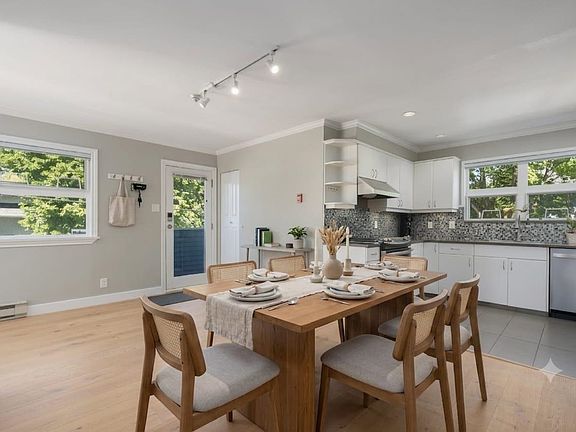 5th image of 3085 Maple St