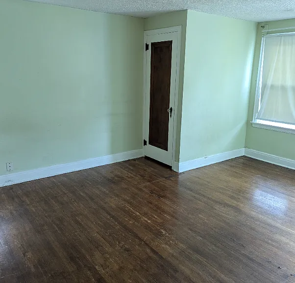 367 Laird Ave SE — Photo 6