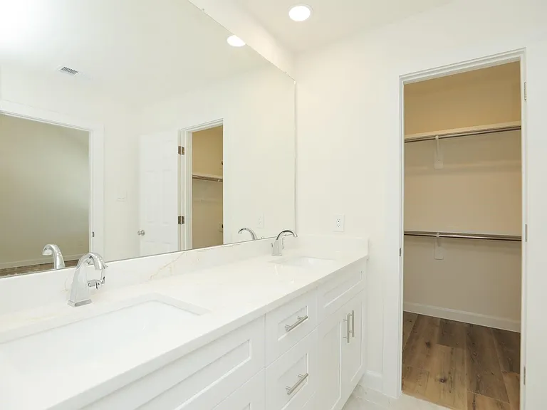 2050 Augusta Dr — Photo 21