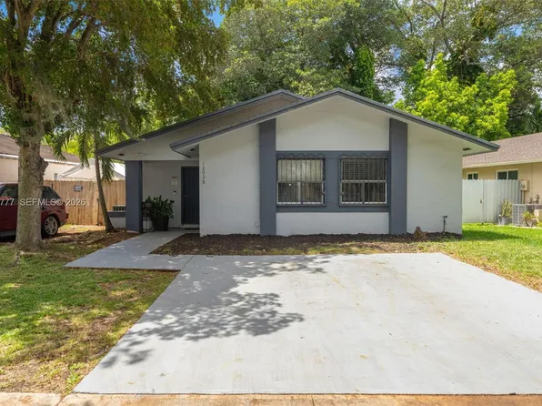12026 SW 210th St, Miami, FL 33177