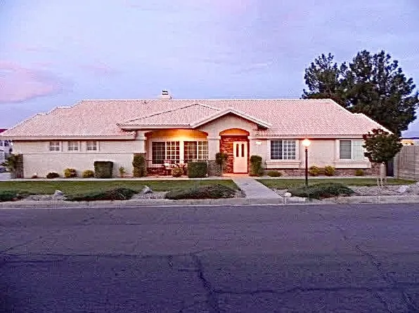 12515 Tamarisk Rd, Victorville, CA 92395
