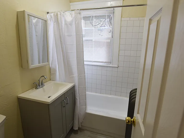 236 Geneva Ave #3R — Photo 7