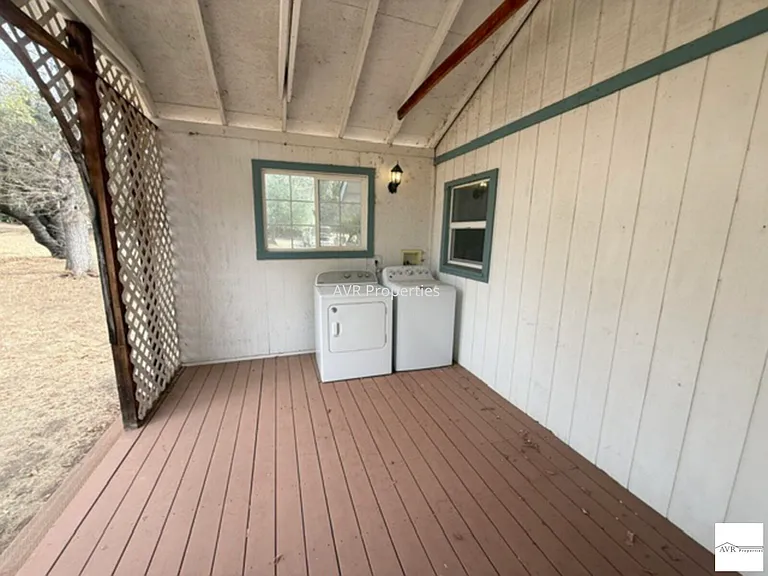 10540 Foothill Rd — Photo 15